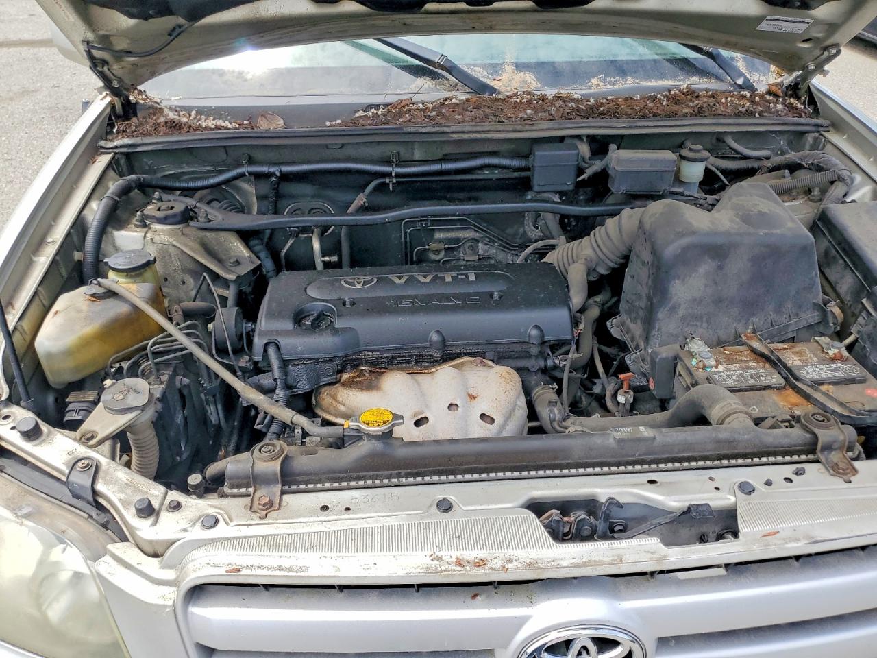 2004 TOYOTA HIGHLANDER
