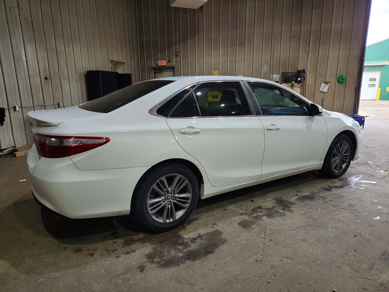 2015 TOYOTA CAMRY
