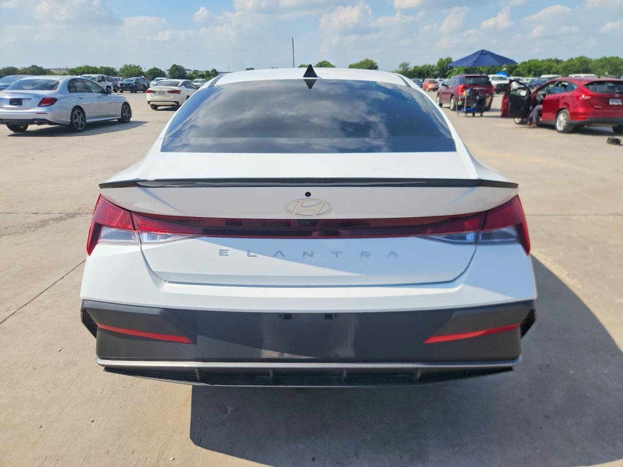 2025 HYUNDAI ELANTRA