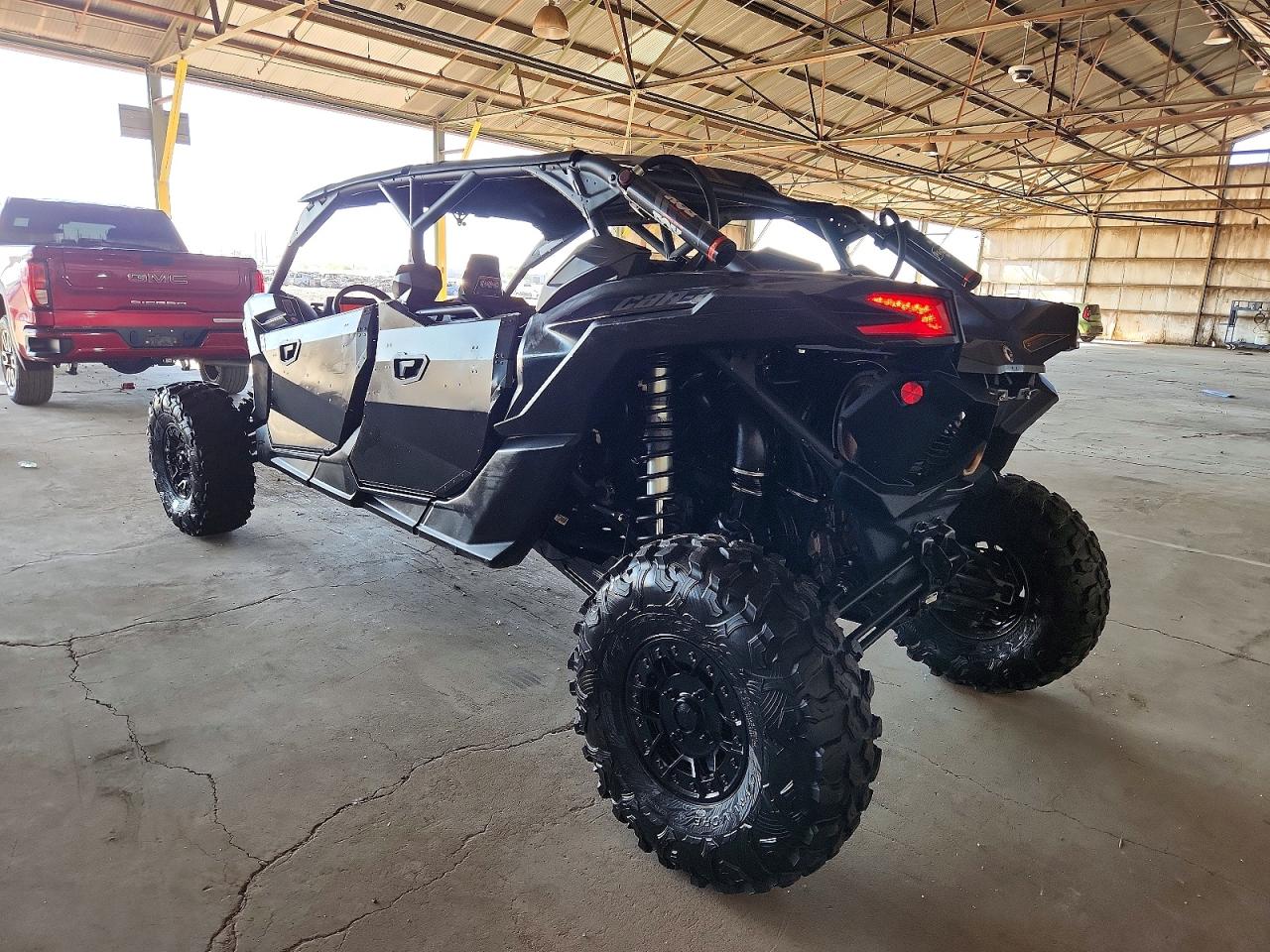 2023 CAN-AM SIDEBYSIDE