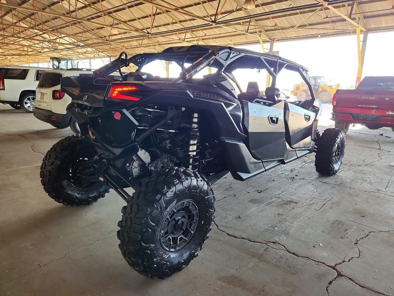 2023 CAN-AM SIDEBYSIDE