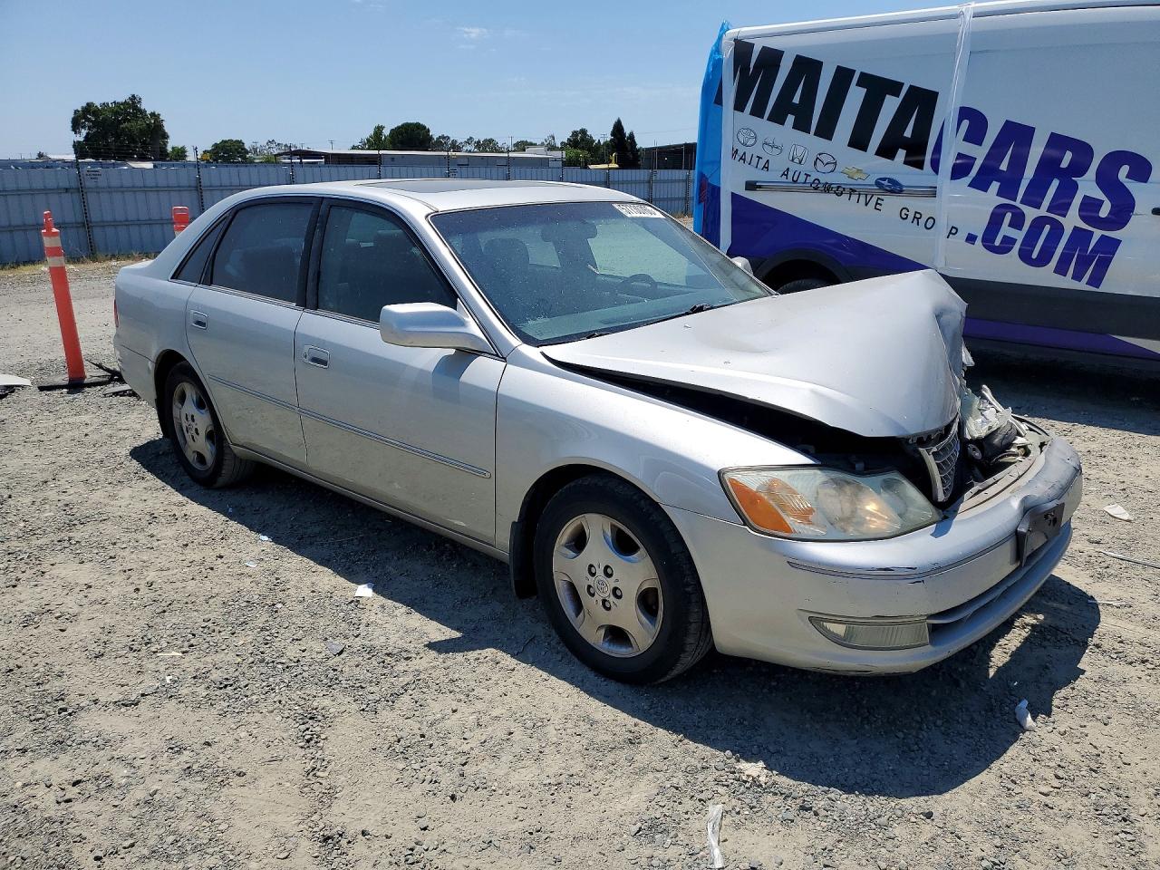 2004 TOYOTA AVALON