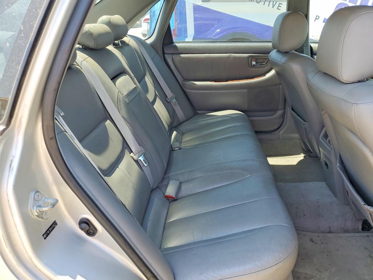 2004 TOYOTA AVALON