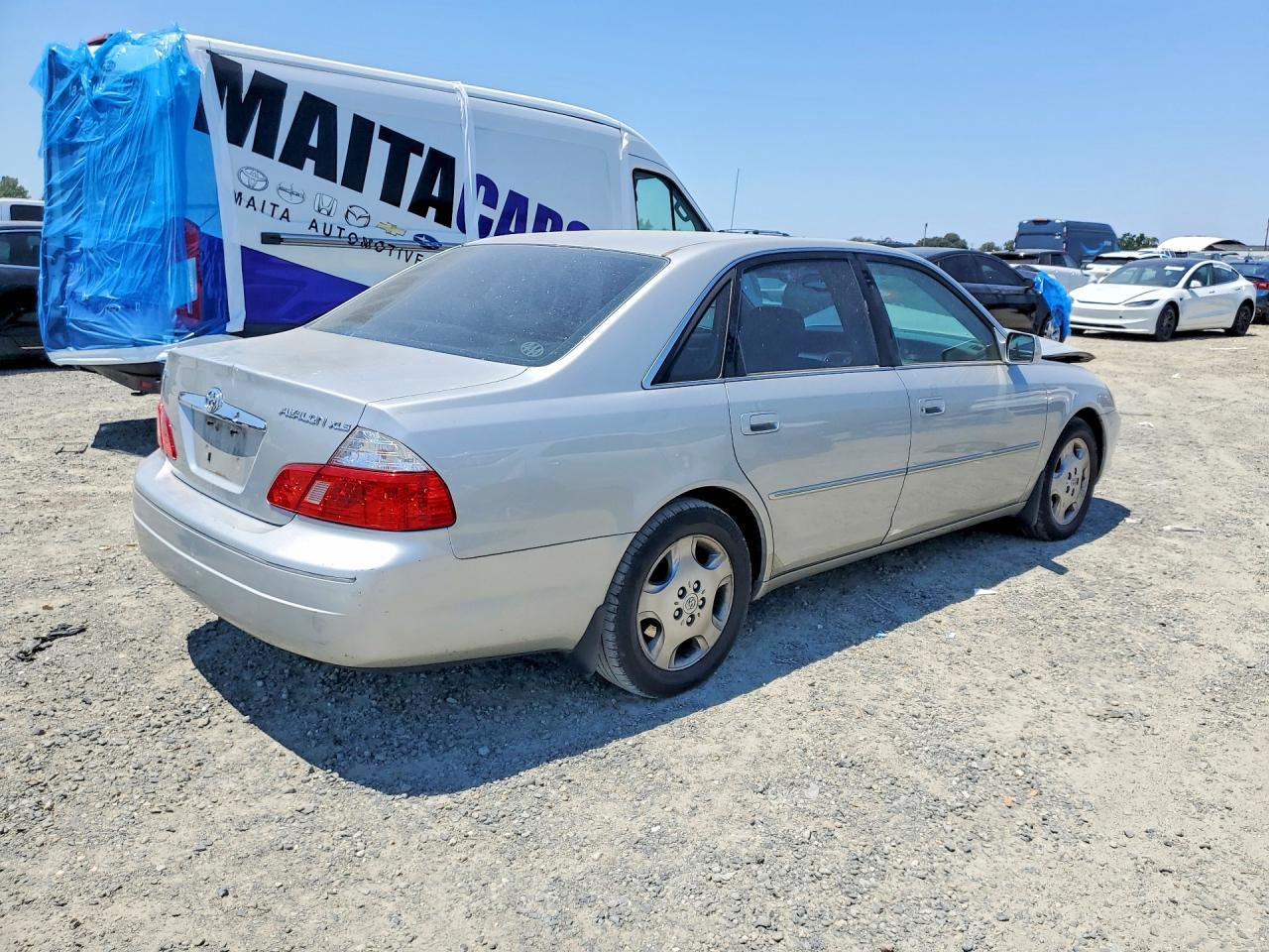 2004 TOYOTA AVALON