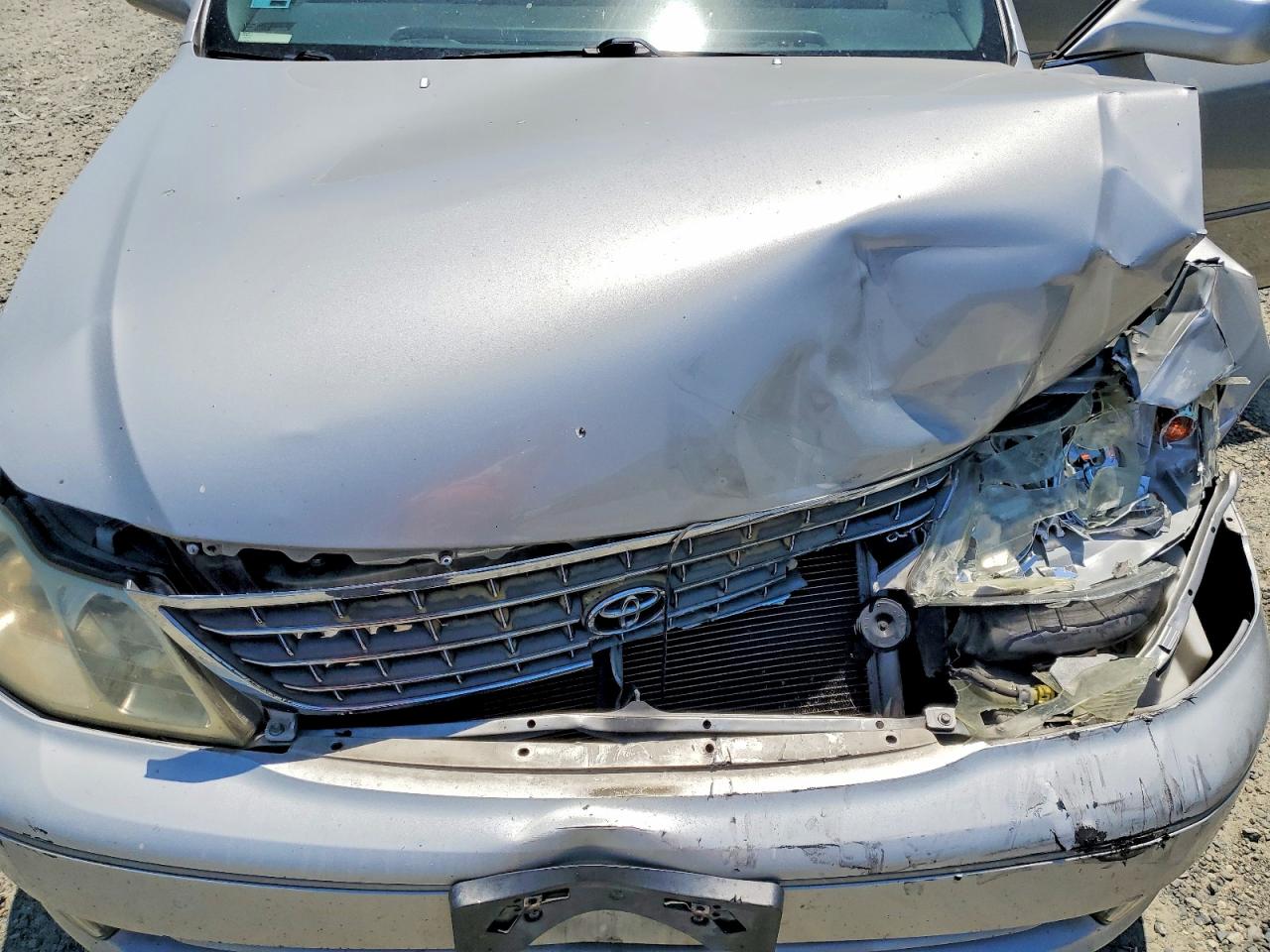 2004 TOYOTA AVALON