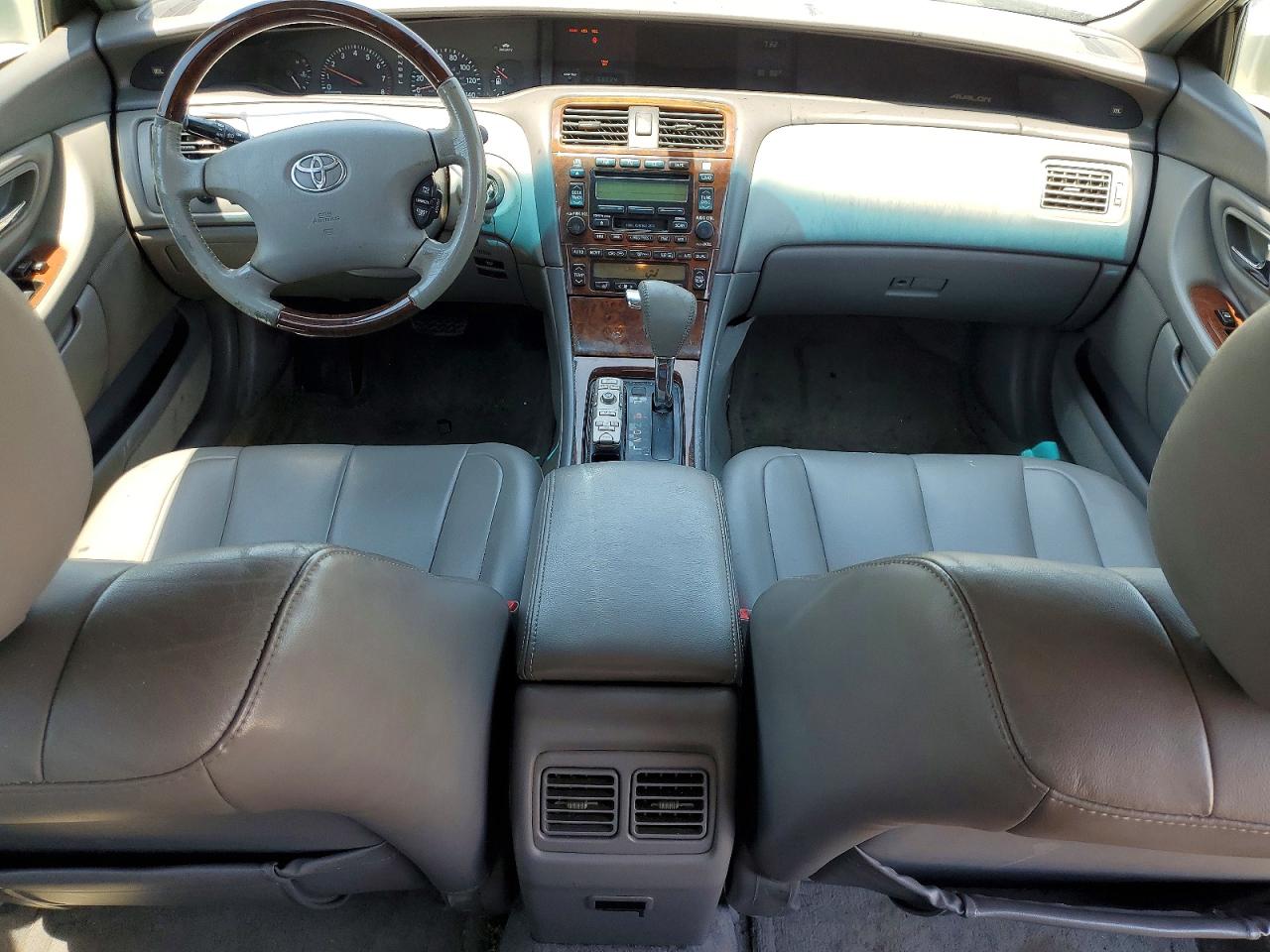 2004 TOYOTA AVALON