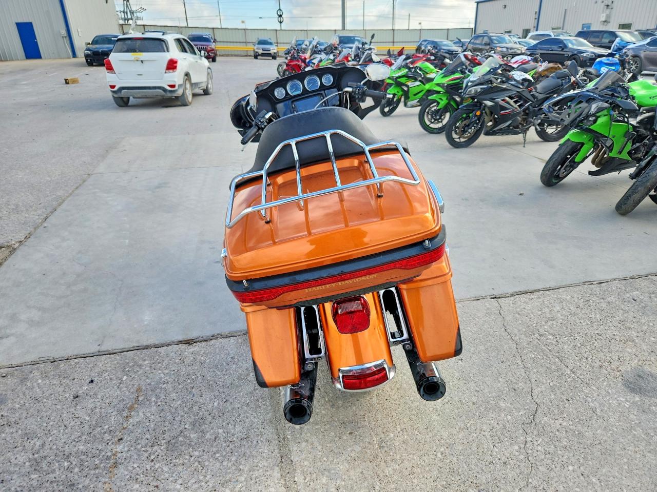 2016 HARLEY-DAVIDSON FL