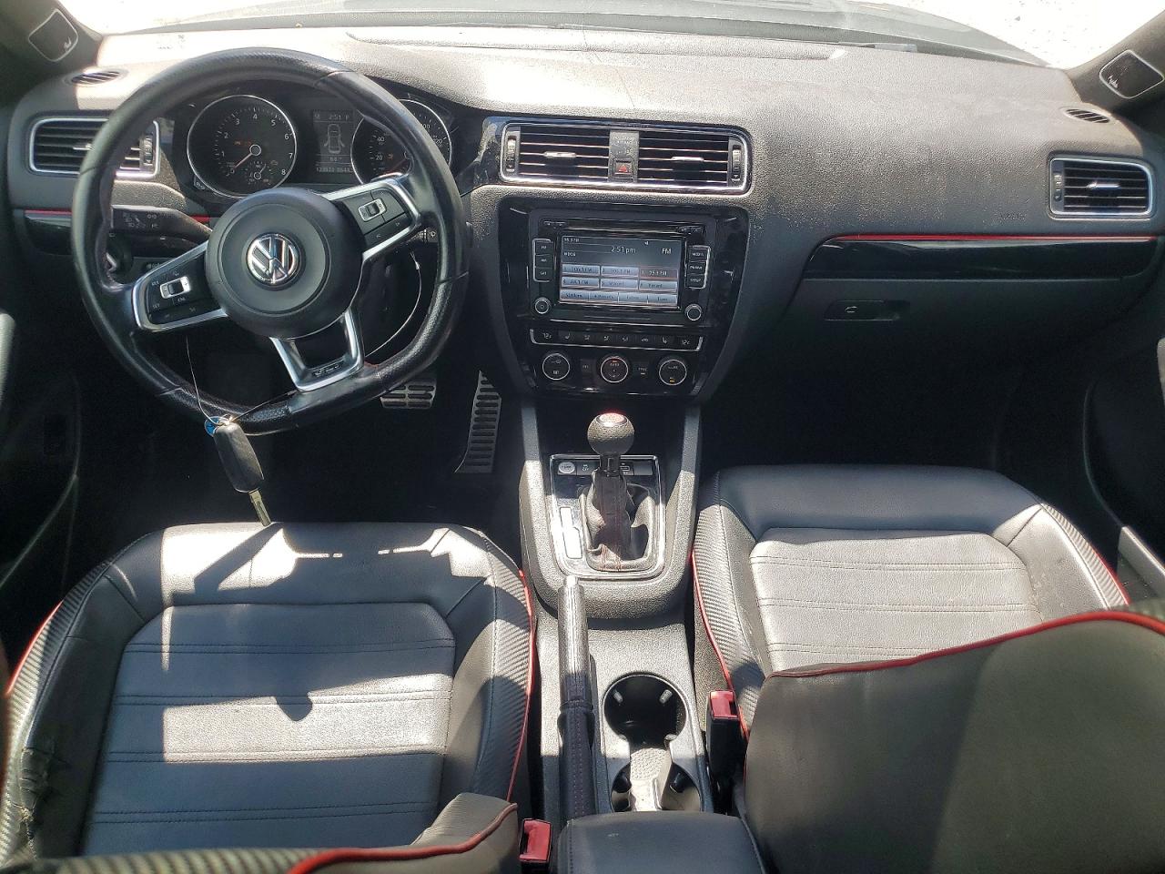 2015 VOLKSWAGEN JETTA