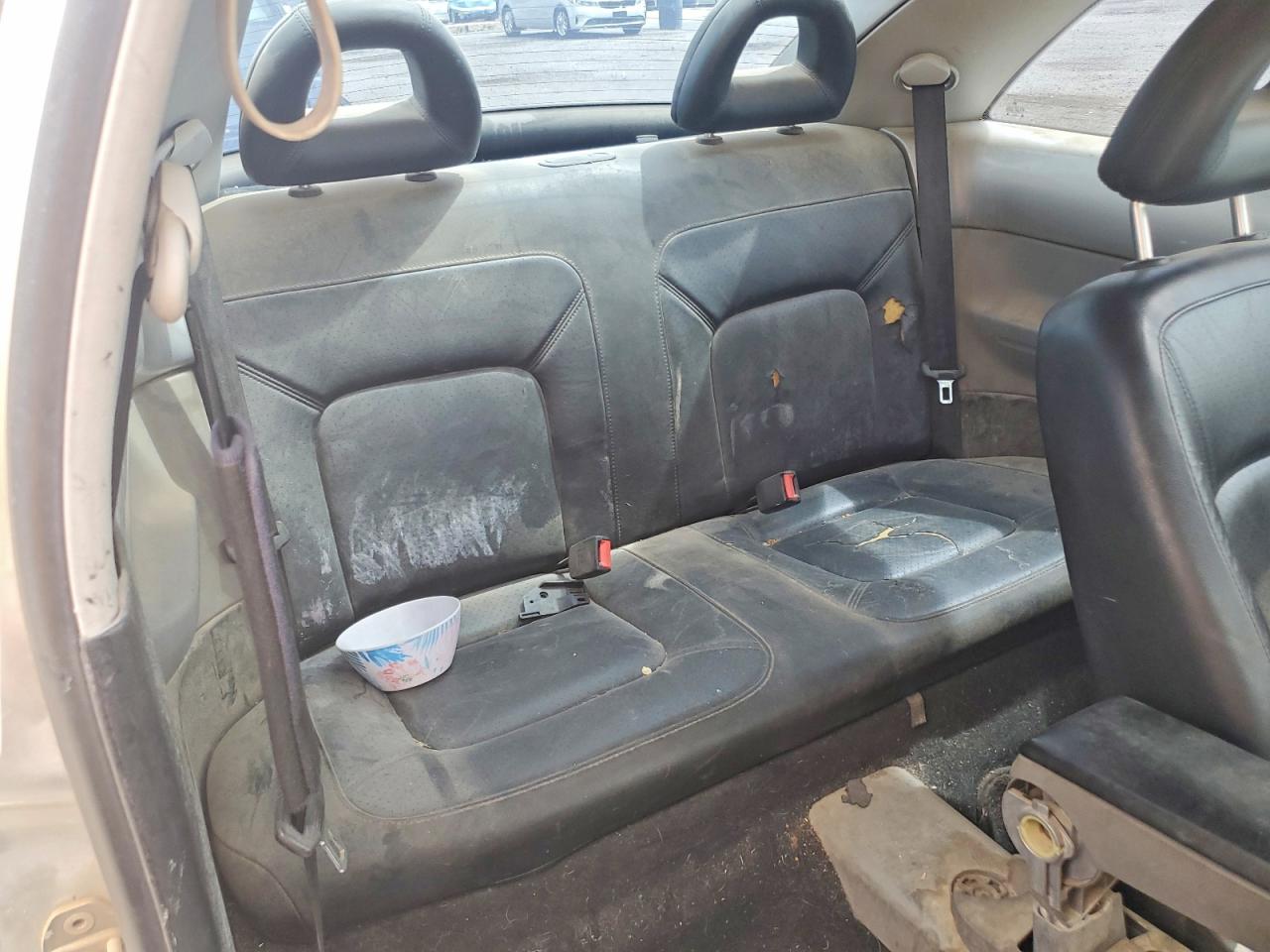 2000 VOLKSWAGEN BEETLE