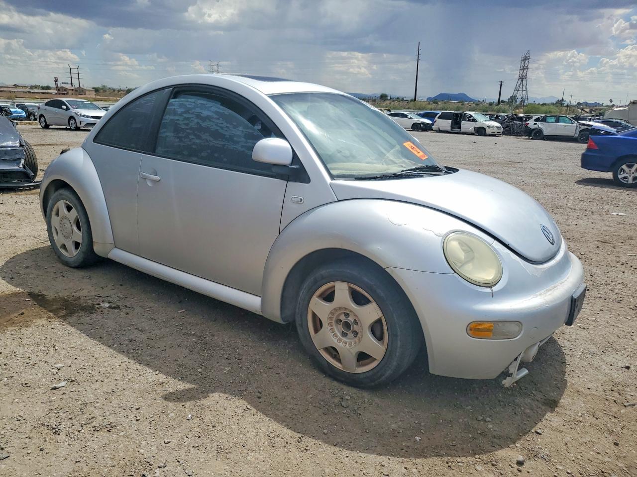 2000 VOLKSWAGEN BEETLE