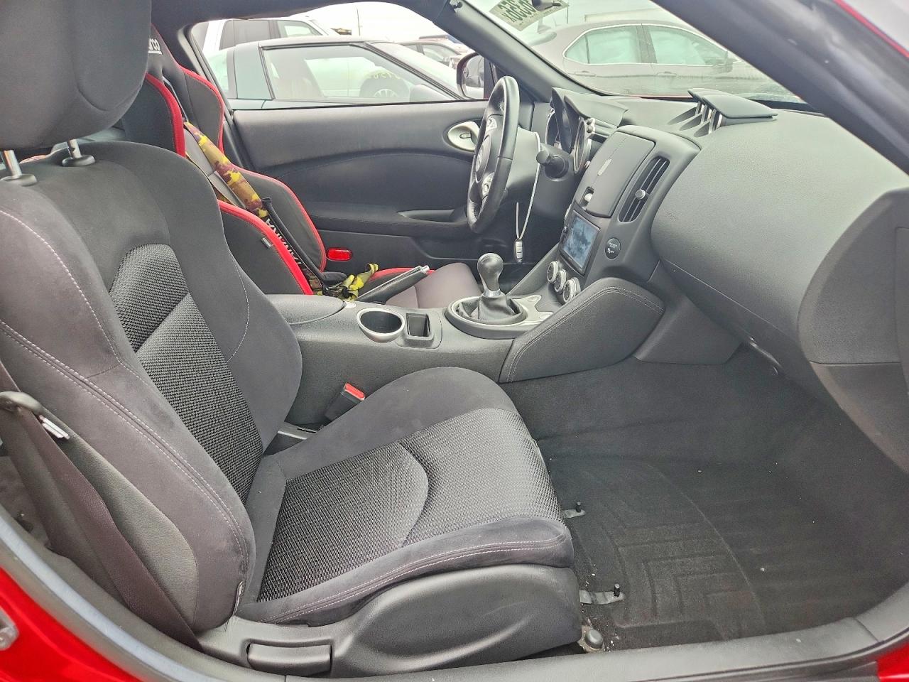 2017 NISSAN 370Z