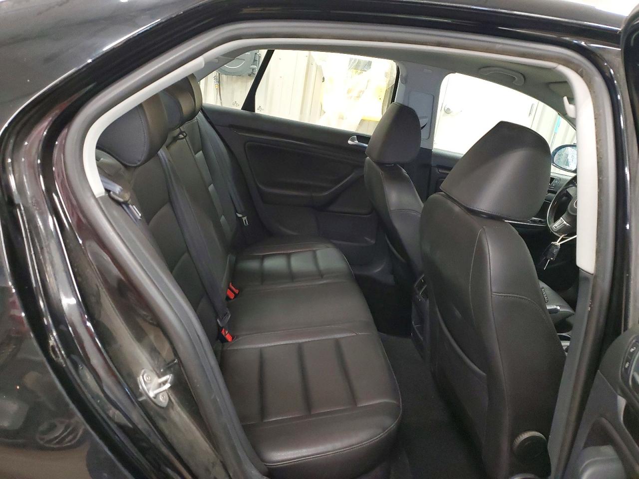 2010 VOLKSWAGEN JETTA