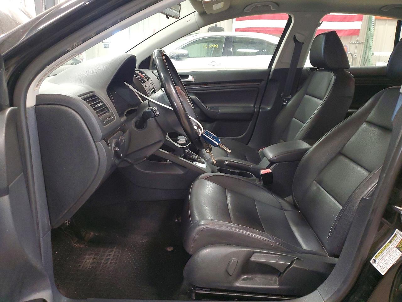 2010 VOLKSWAGEN JETTA