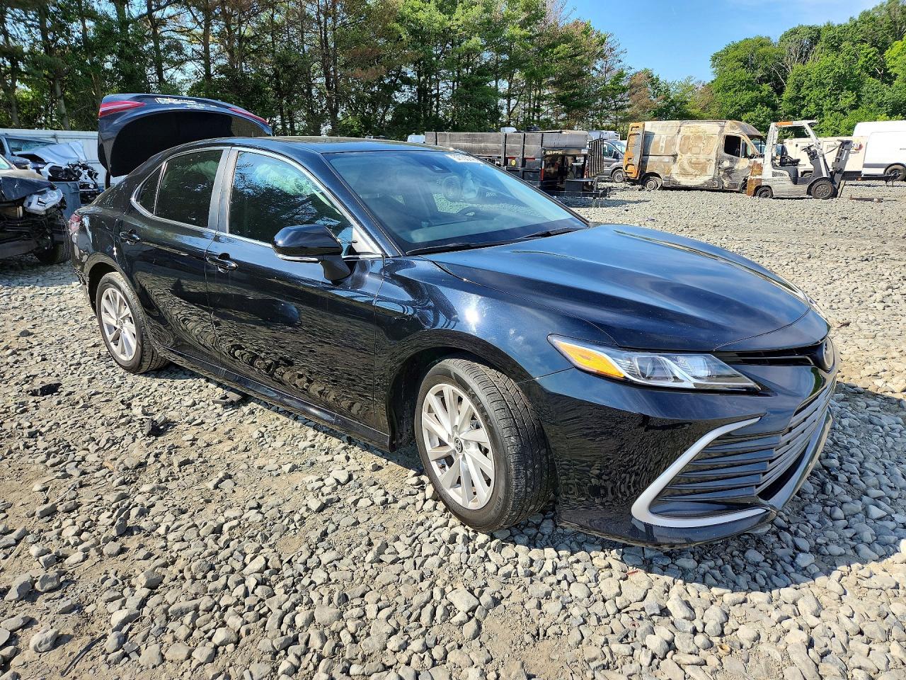 2024 TOYOTA CAMRY