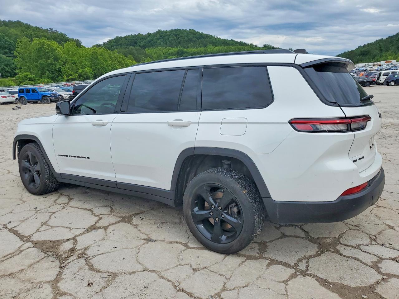 2023 JEEP CHEROKEE