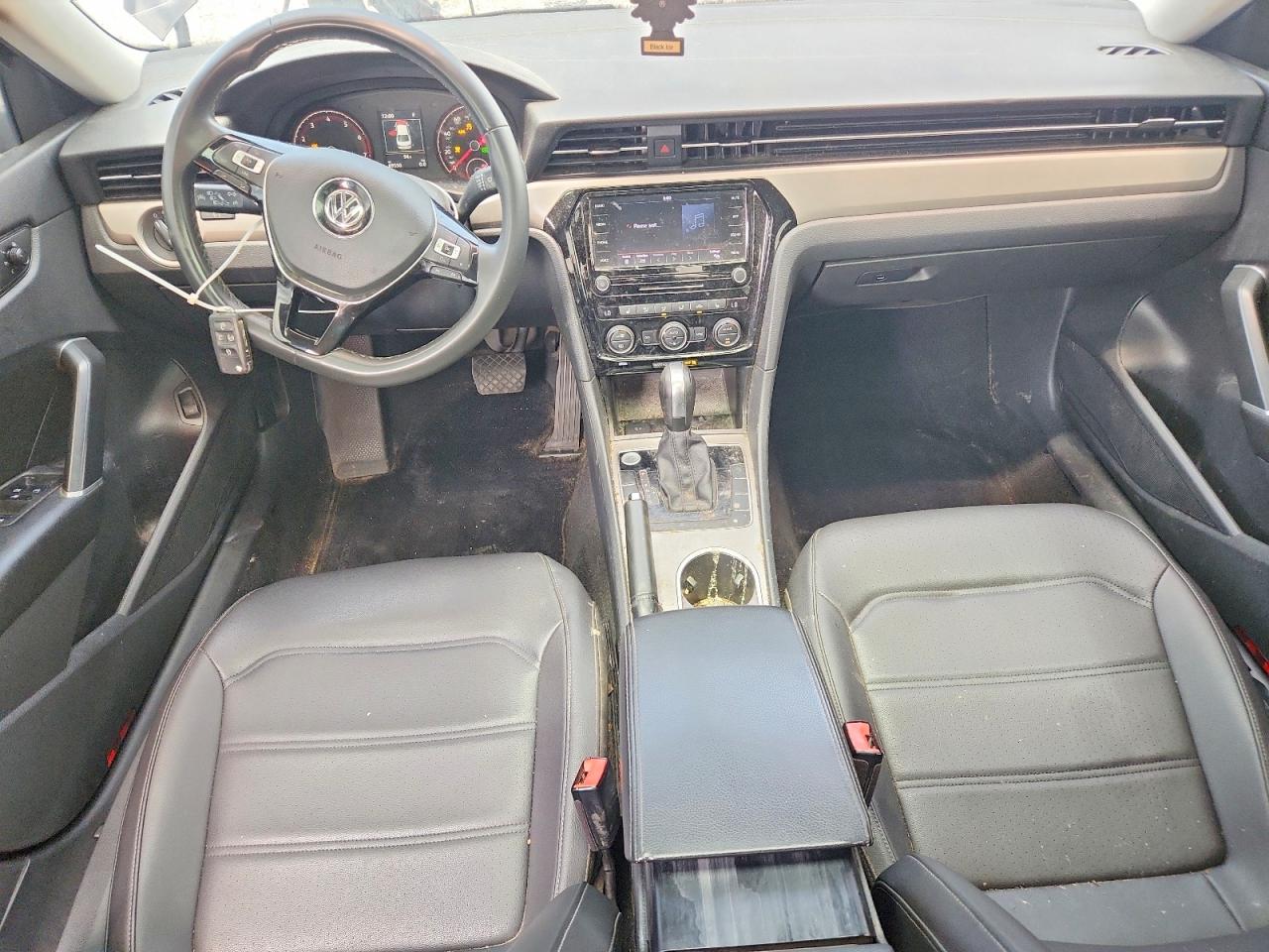 2021 VOLKSWAGEN PASSAT