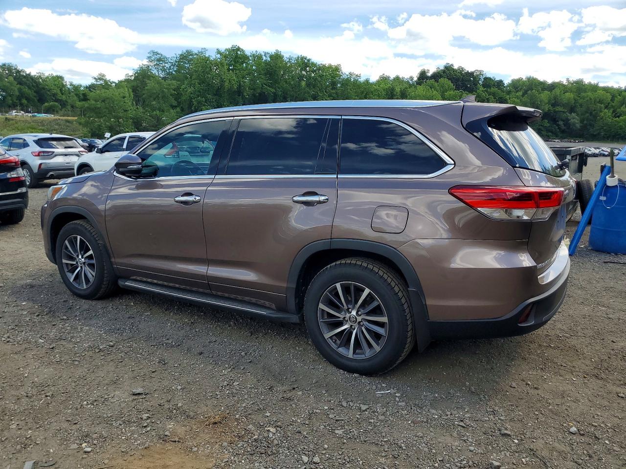 2017 TOYOTA HIGHLANDER