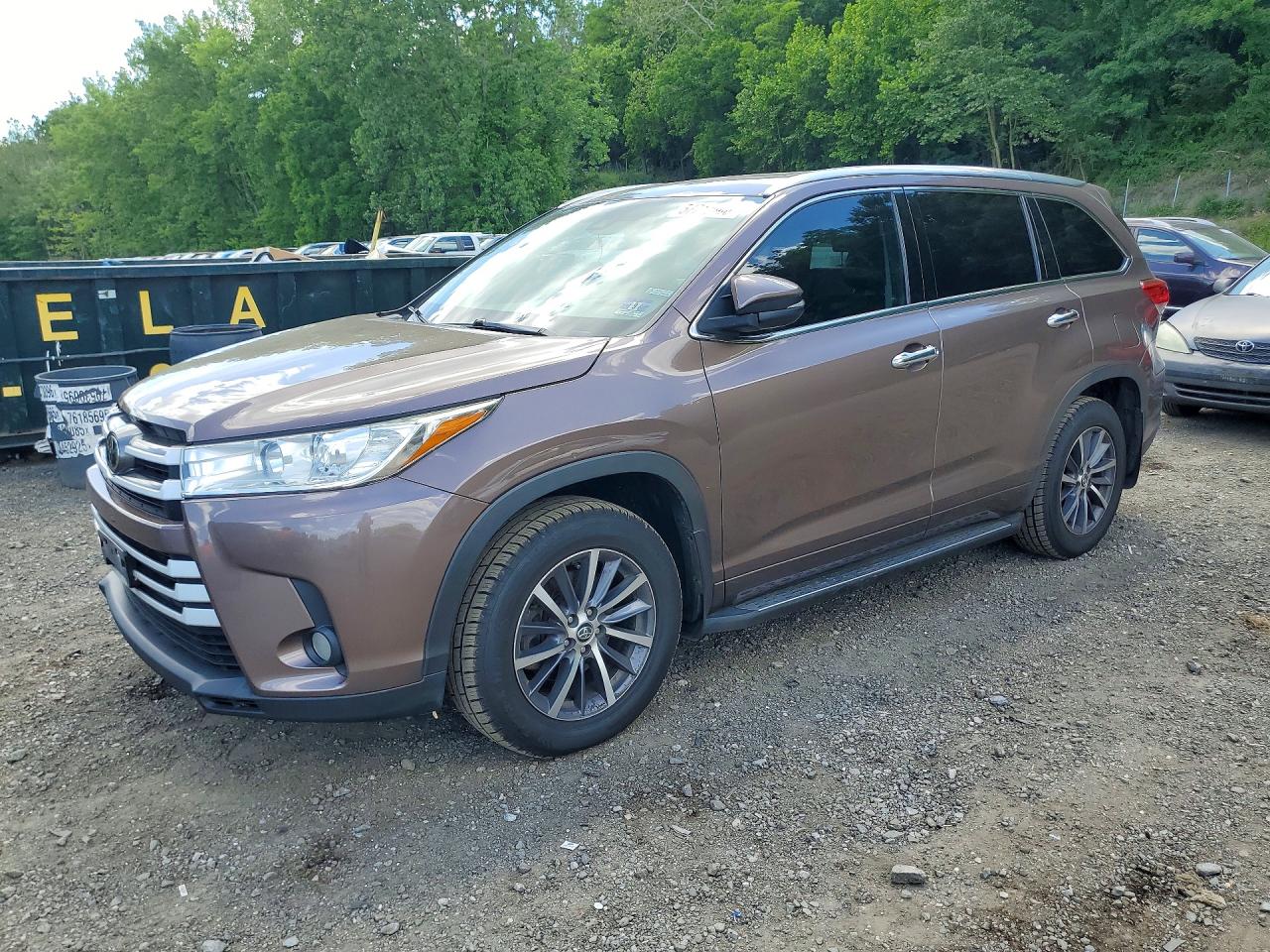2017 TOYOTA HIGHLANDER