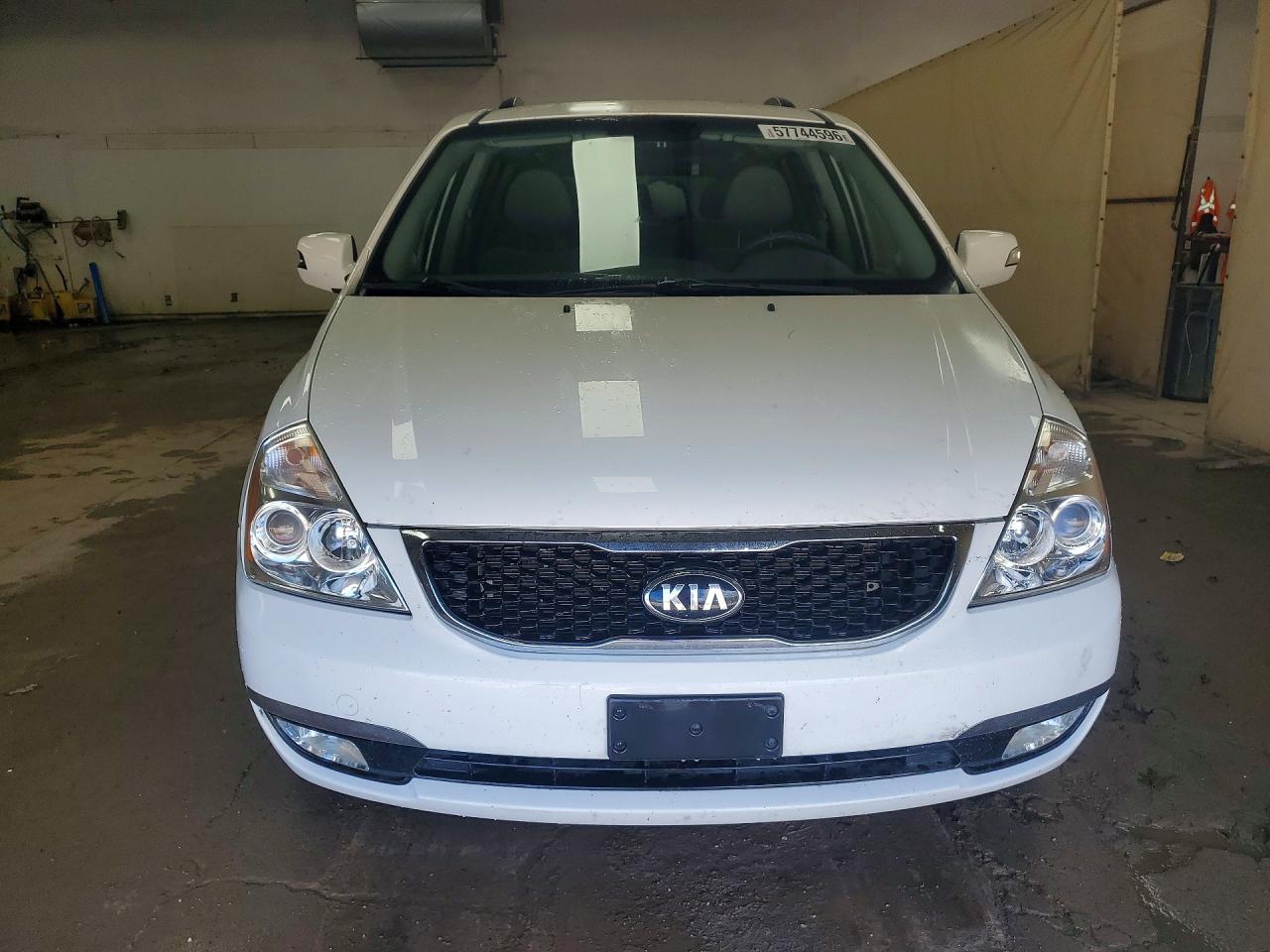 2014 KIA SEDONA