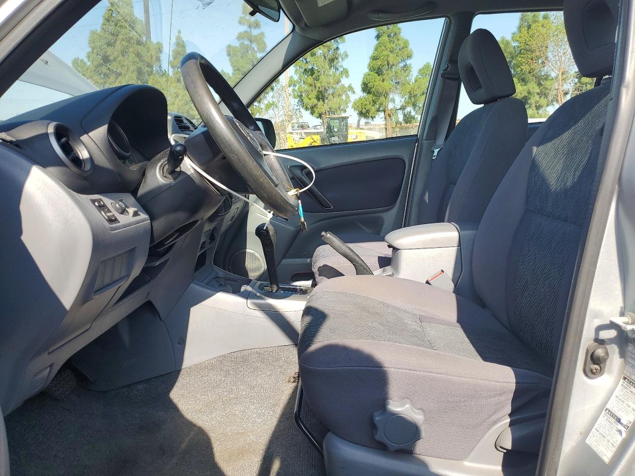 2002 TOYOTA RAV4