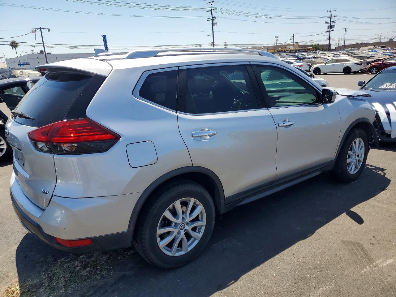 2017 NISSAN ROGUE