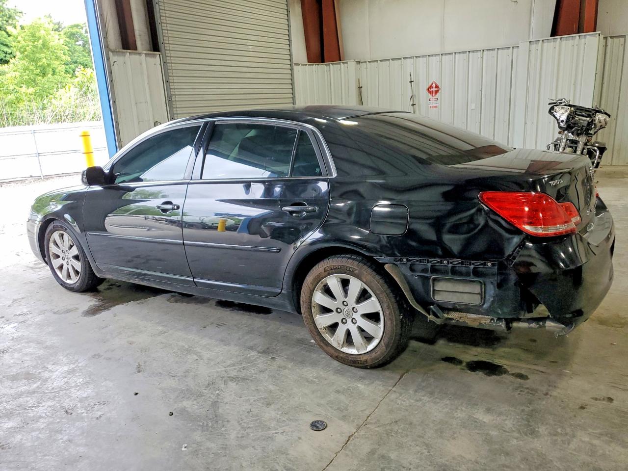 2006 TOYOTA AVALON