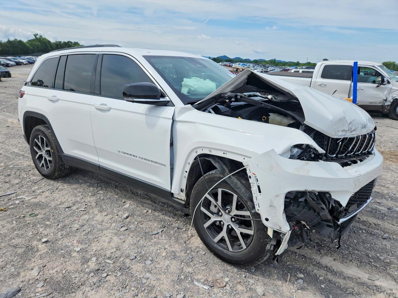 2025 JEEP CHEROKEE
