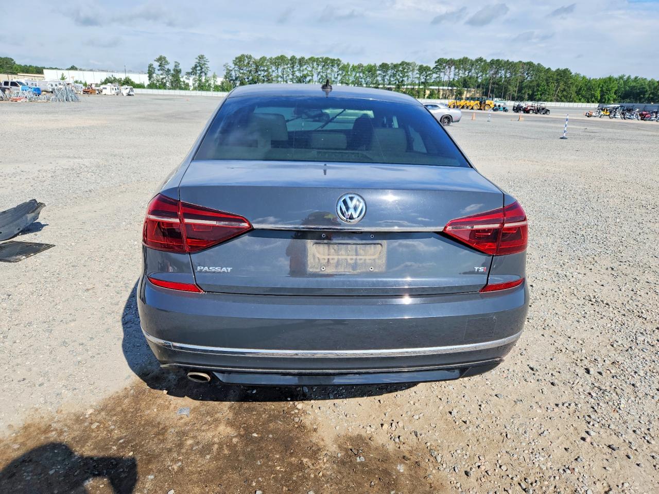 2017 VOLKSWAGEN PASSAT