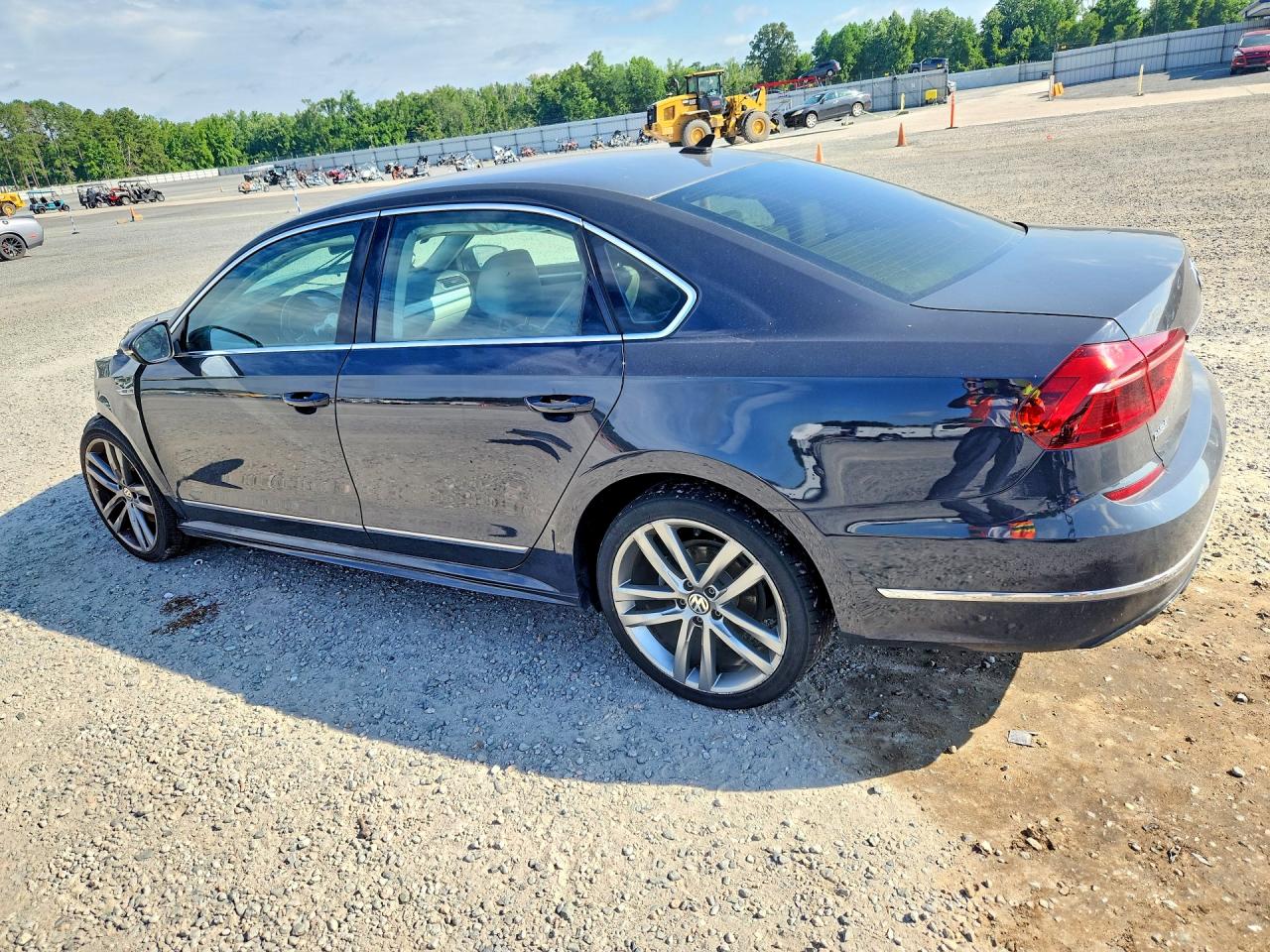 2017 VOLKSWAGEN PASSAT