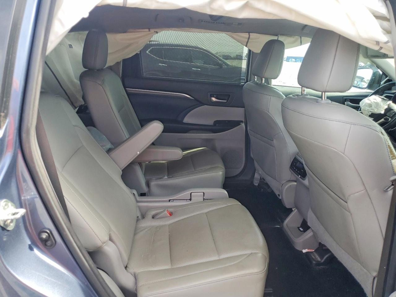 2017 TOYOTA HIGHLANDER