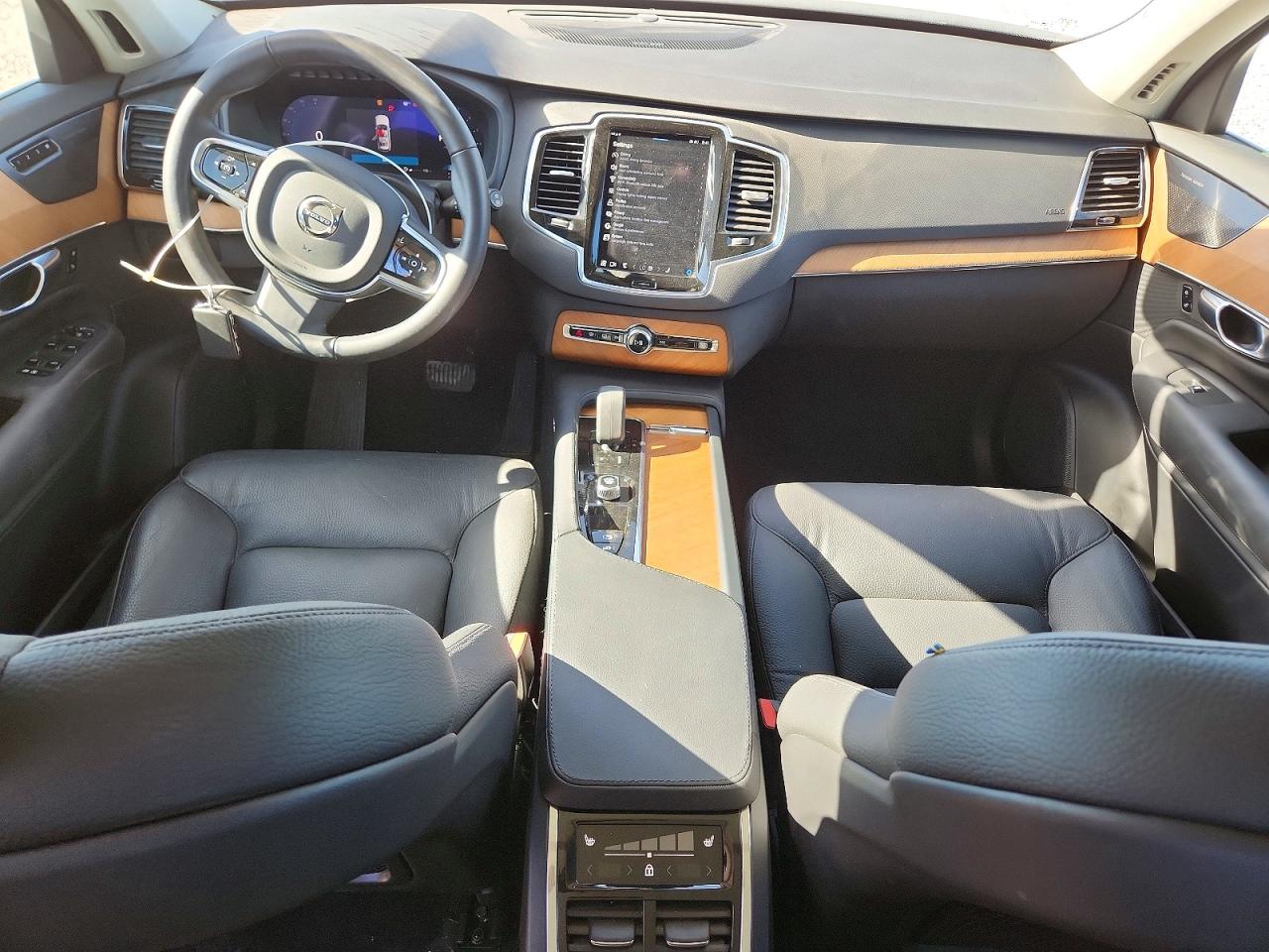 2025 VOLVO XC90 PLUS