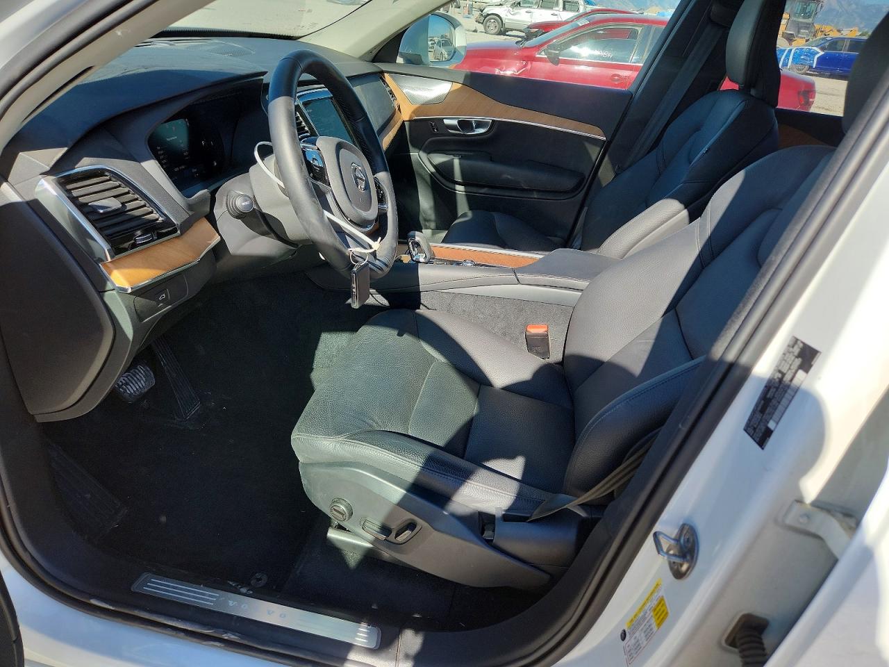 2025 VOLVO XC90 PLUS