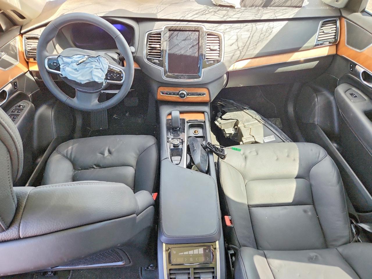 2024 VOLVO XC90 PLUS