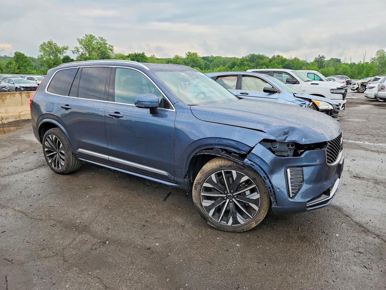 2025 VOLVO XC90