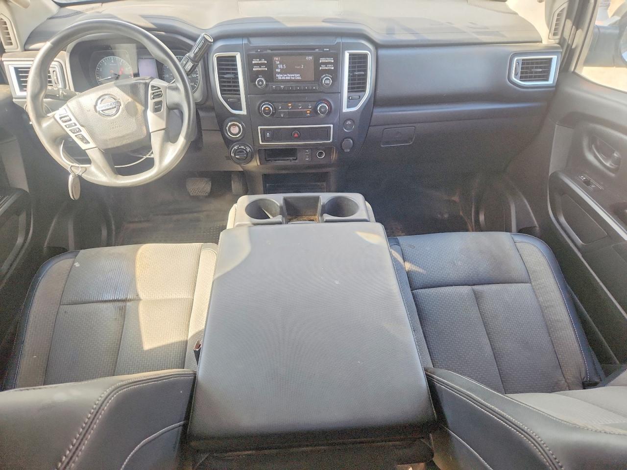 2017 NISSAN TITAN
