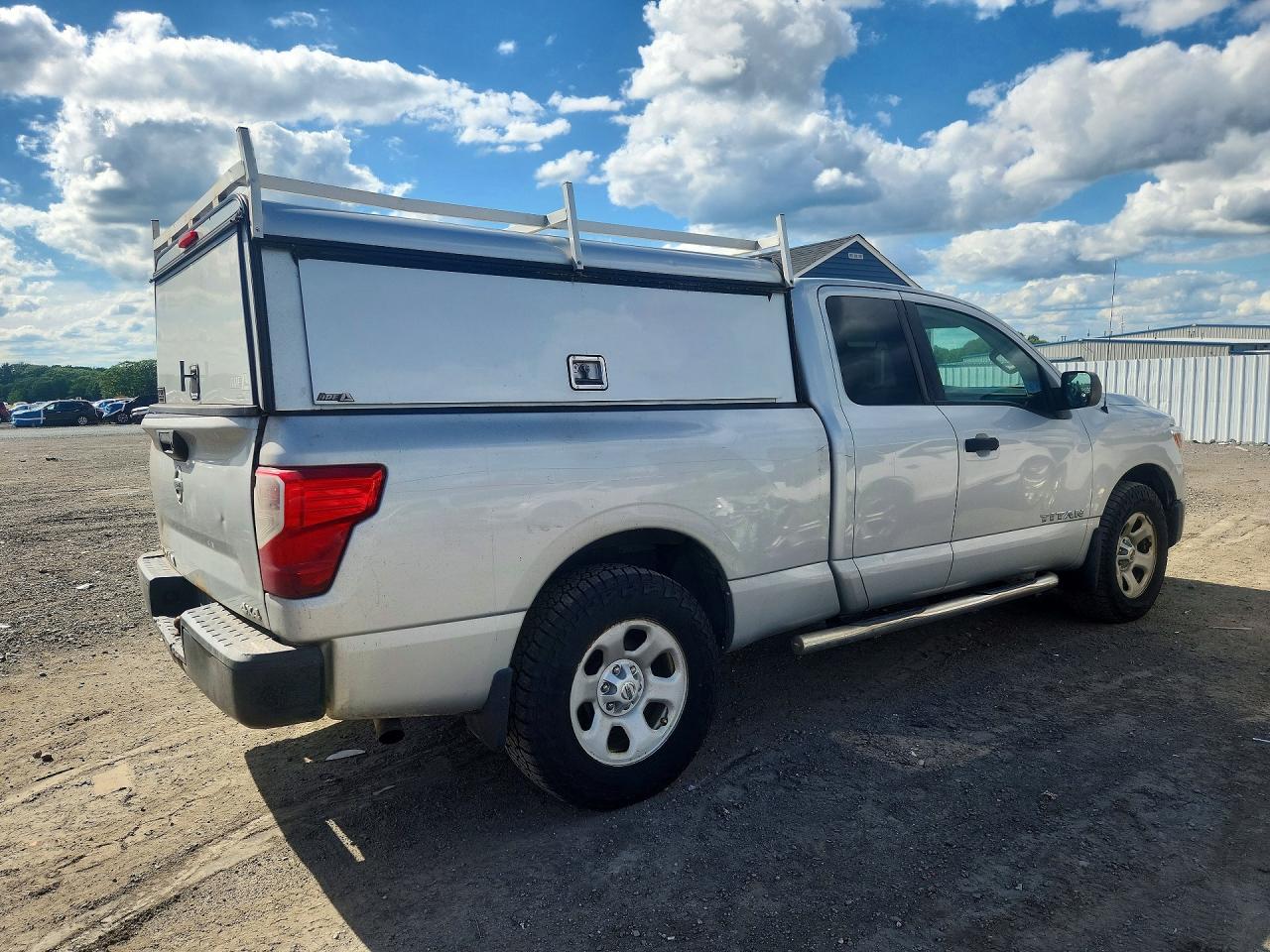 2017 NISSAN TITAN