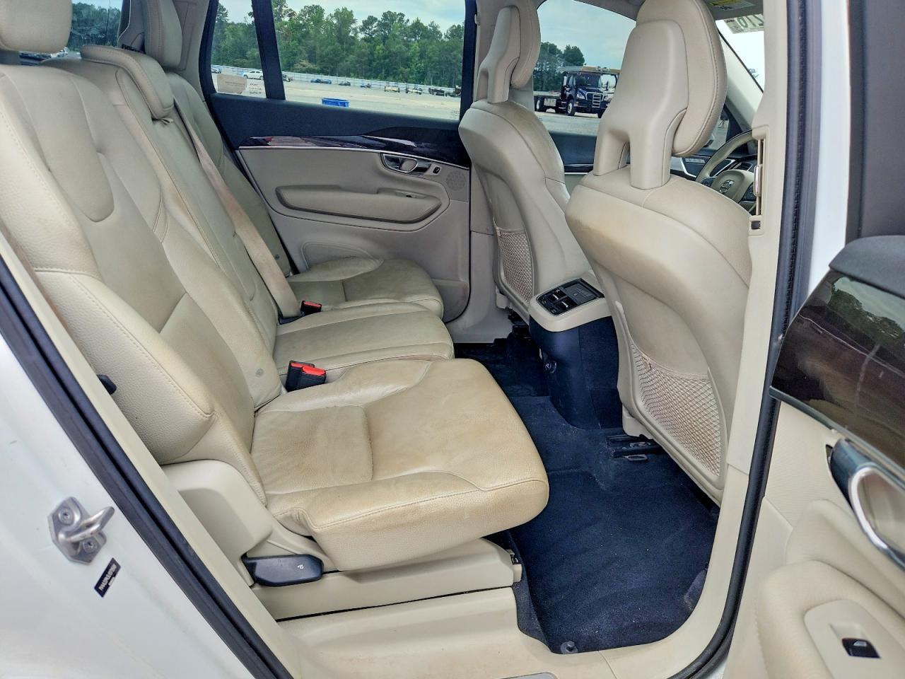 2018 VOLVO XC90