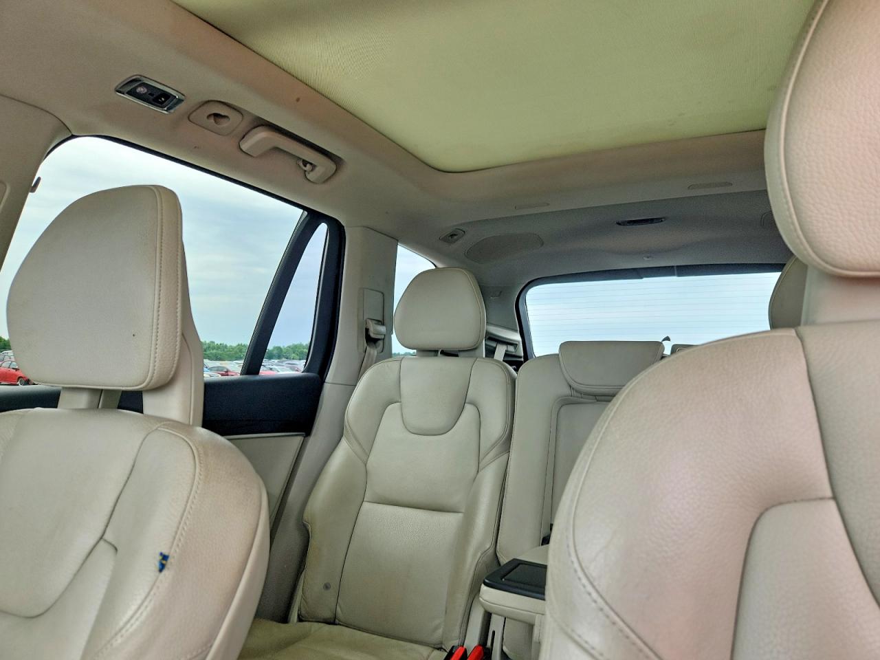 2018 VOLVO XC90