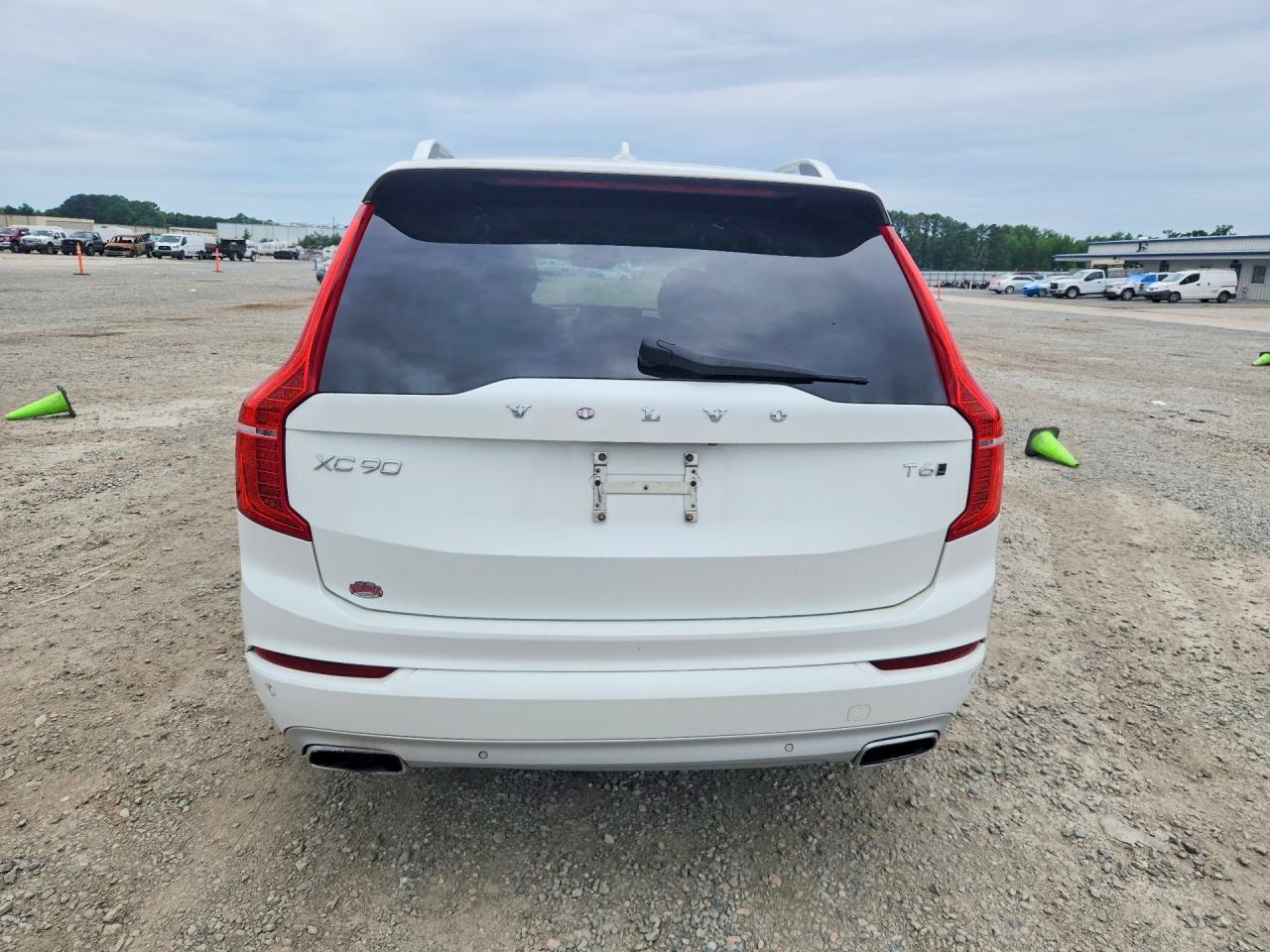 2018 VOLVO XC90