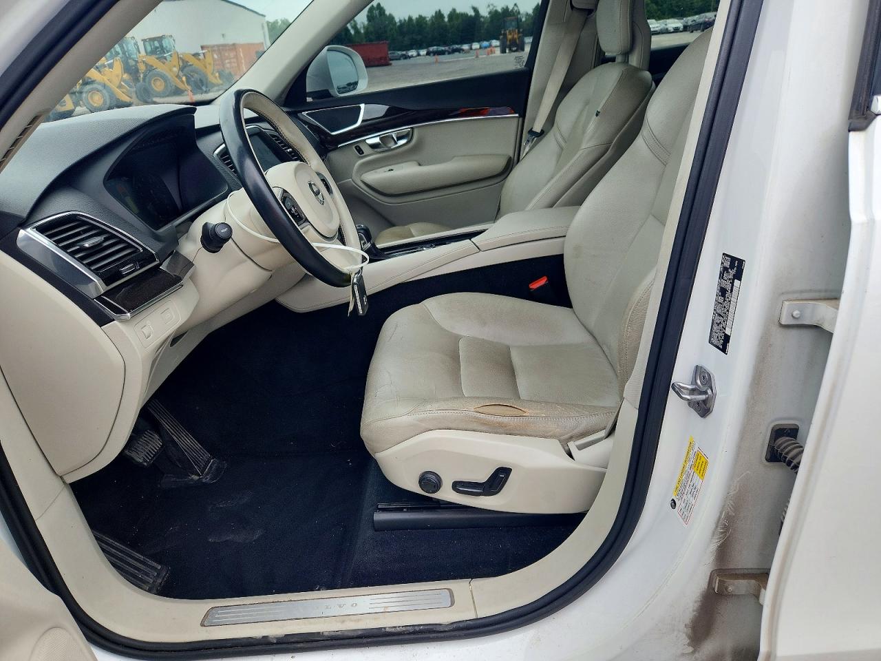 2018 VOLVO XC90