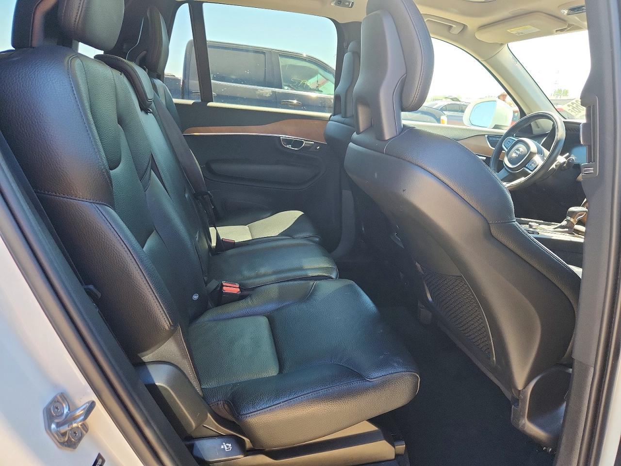 2021 VOLVO XC90
