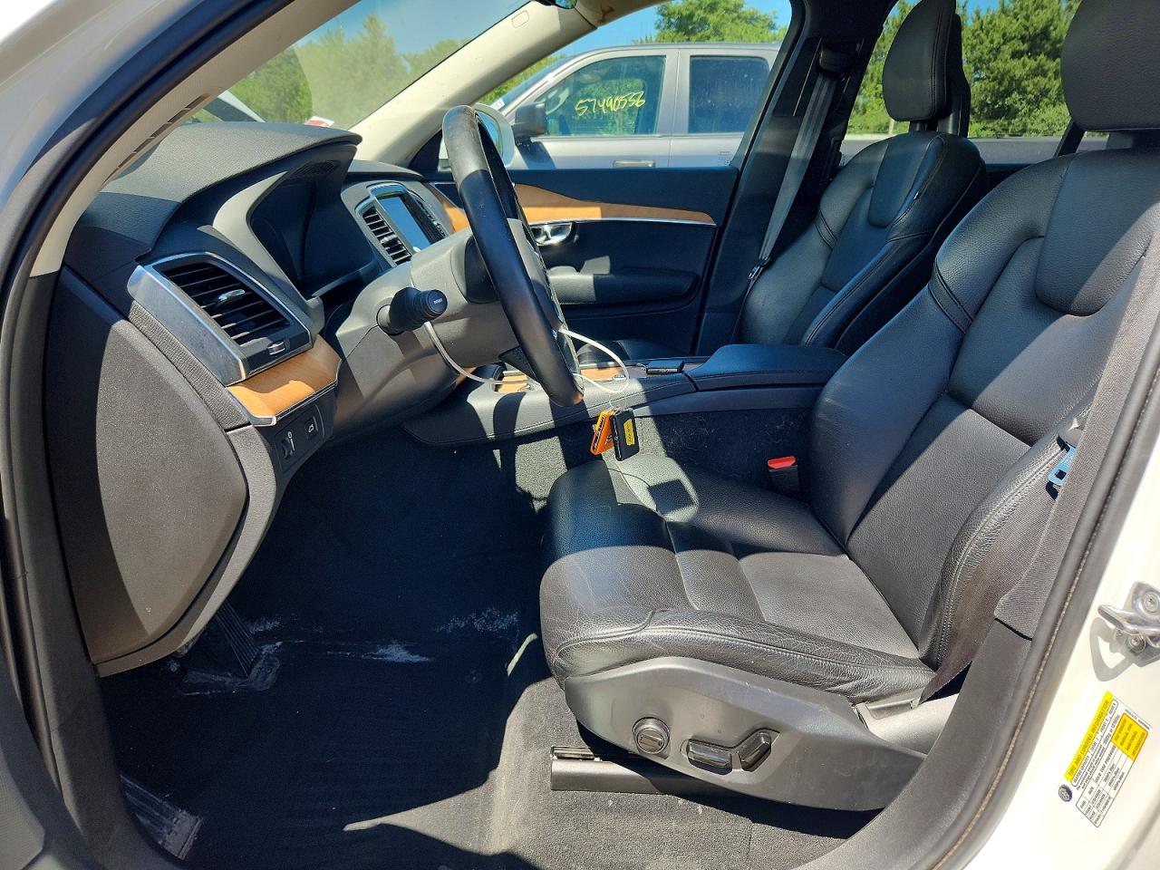 2021 VOLVO XC90