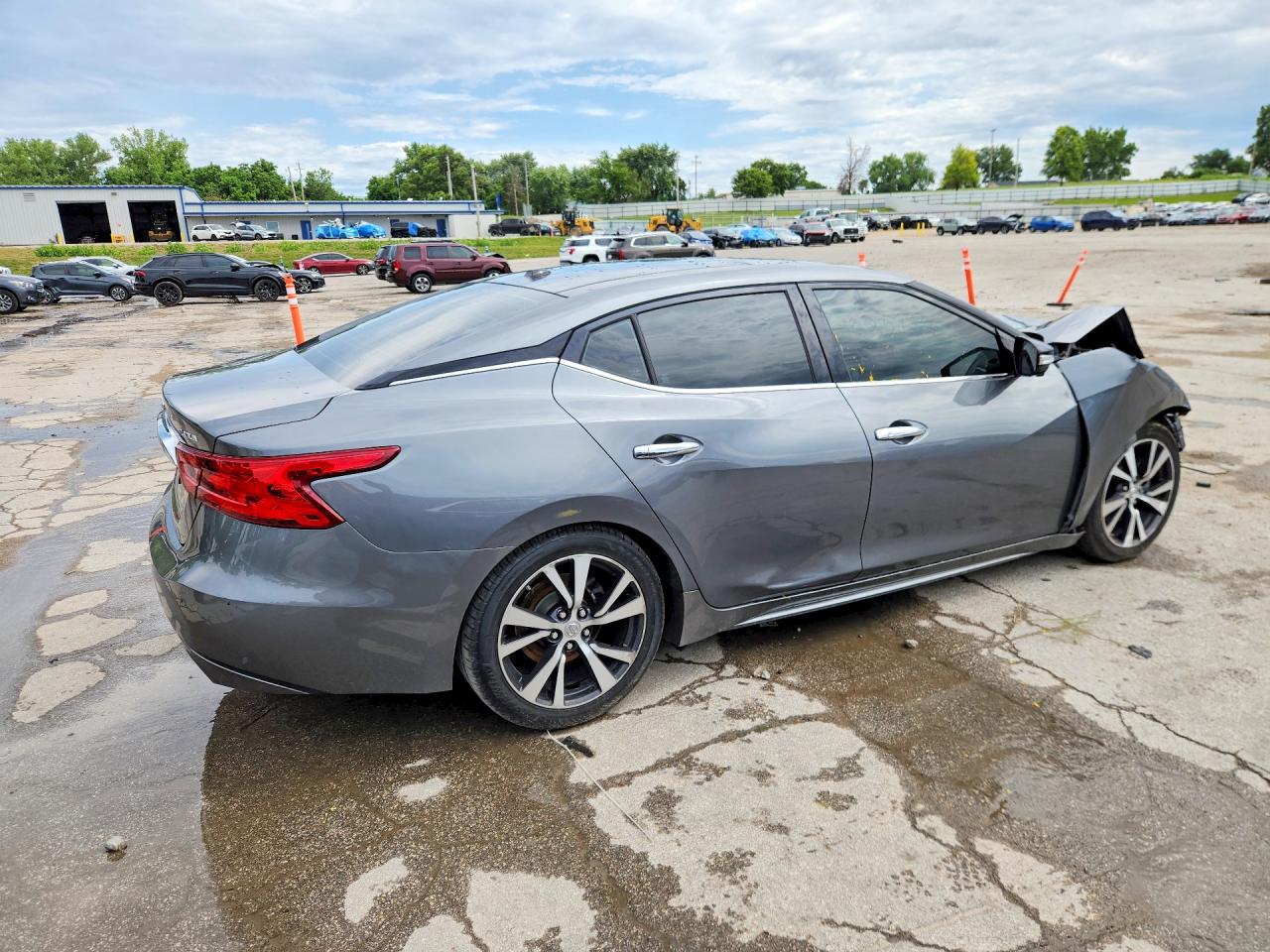 2017 NISSAN MAXIMA