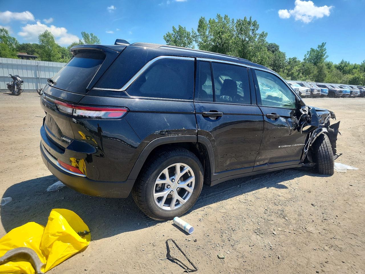 2022 JEEP CHEROKEE