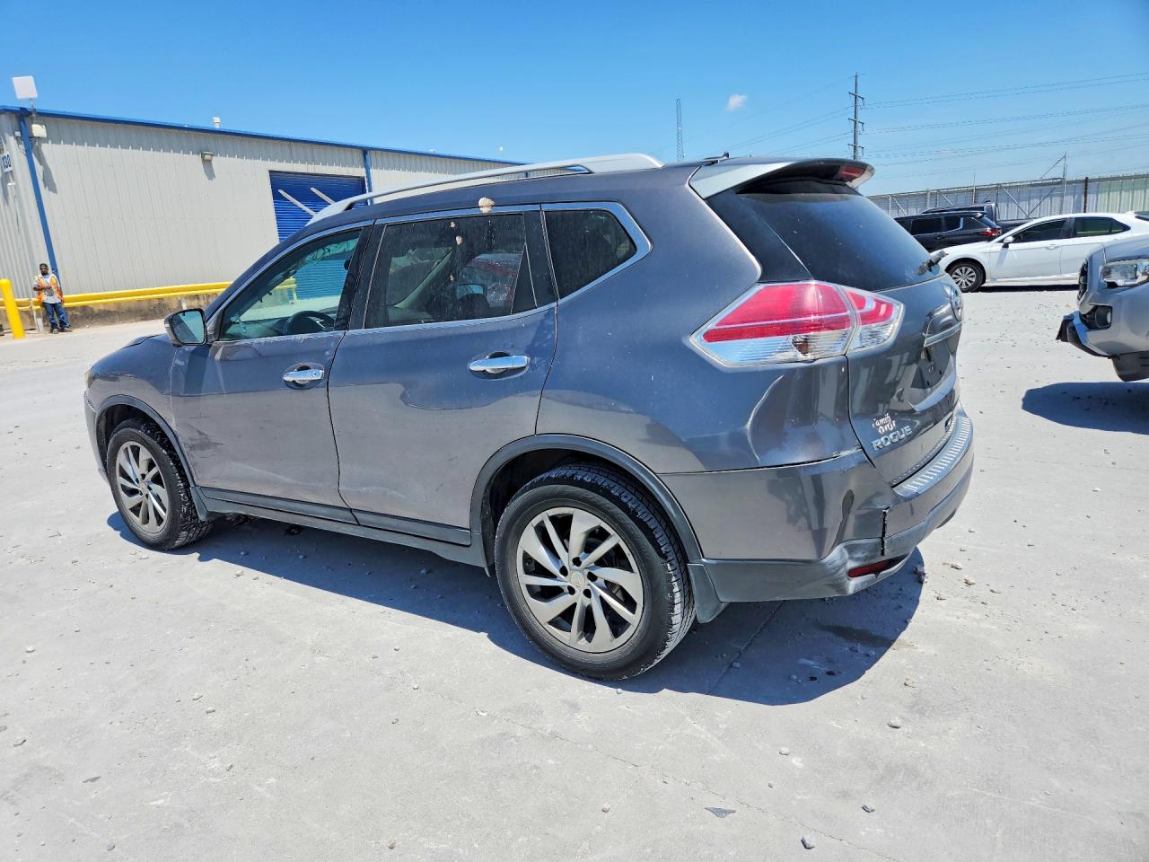 2014 NISSAN ROGUE