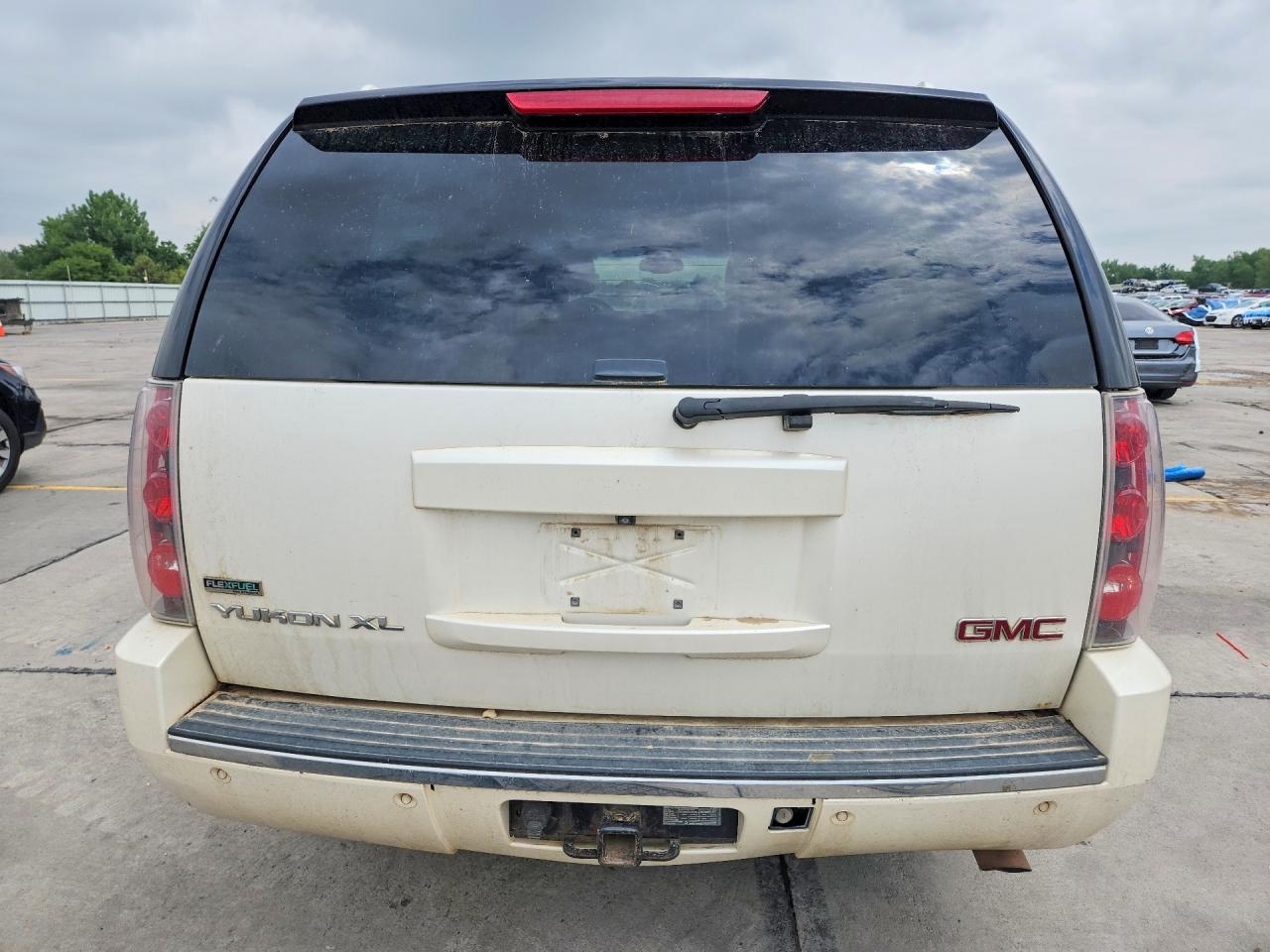 2011 GMC YUKON