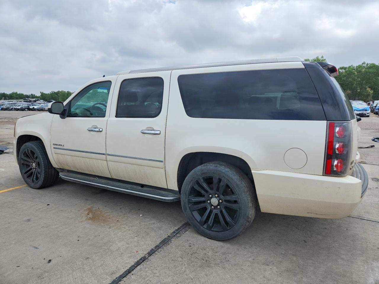 2011 GMC YUKON