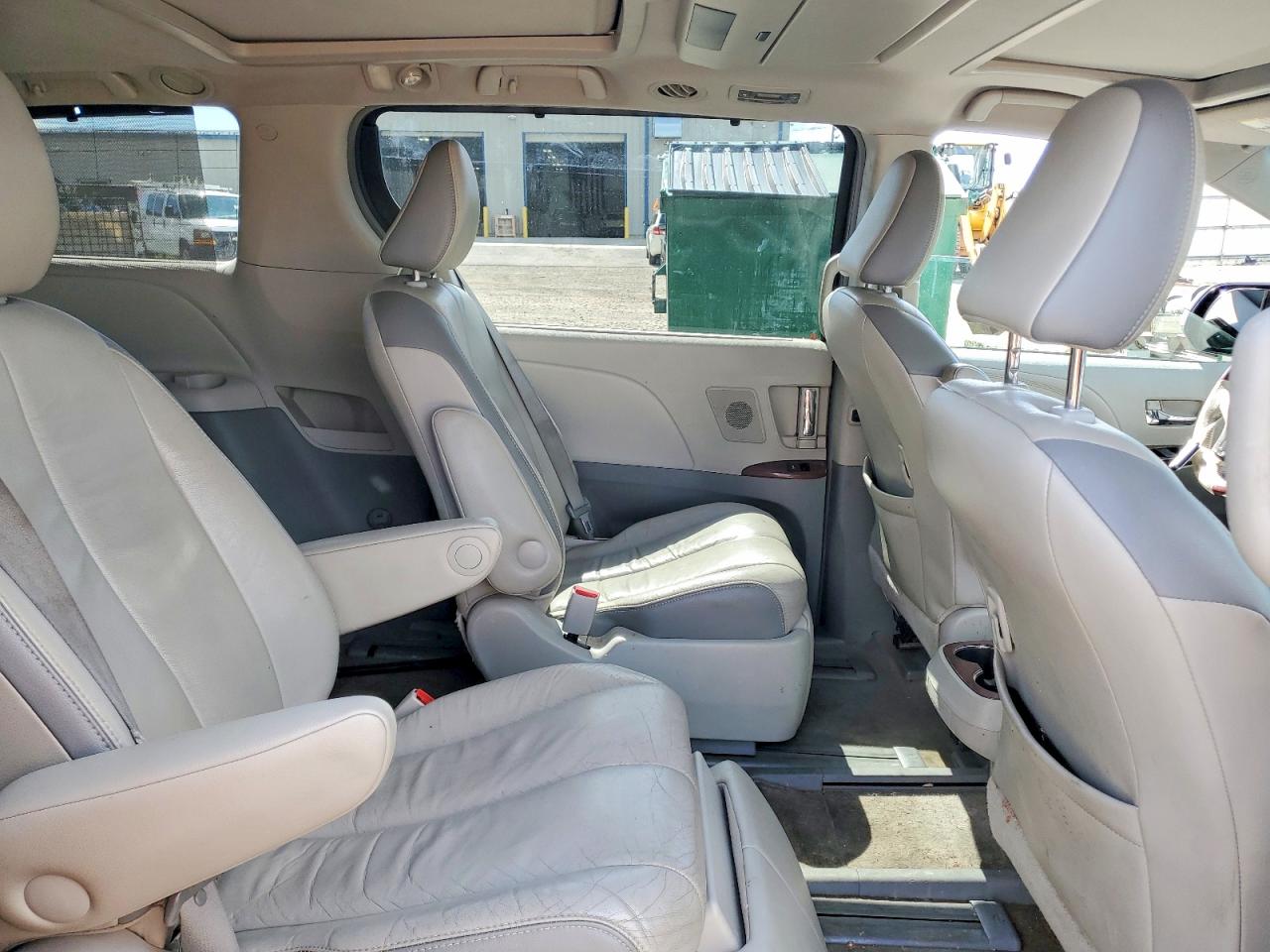 2013 TOYOTA SIENNA