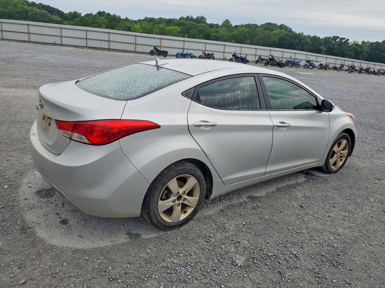 2011 HYUNDAI ELANTRA