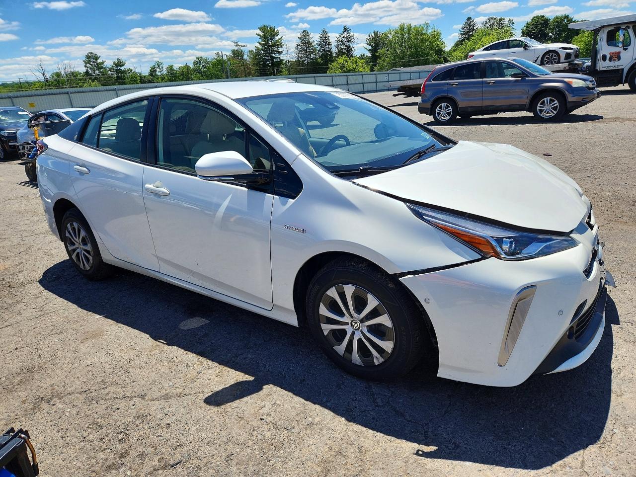 2019 TOYOTA PRIUS